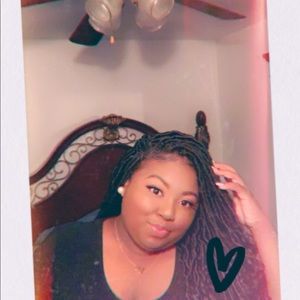 Meet your Posher, Alexis